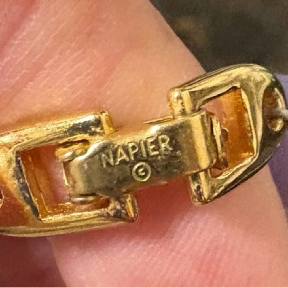 Vintage Napier “moon glow” Lavender Glass Bead Necklace: Gold-Toned Clasp, 29" - Picture 3 of 6